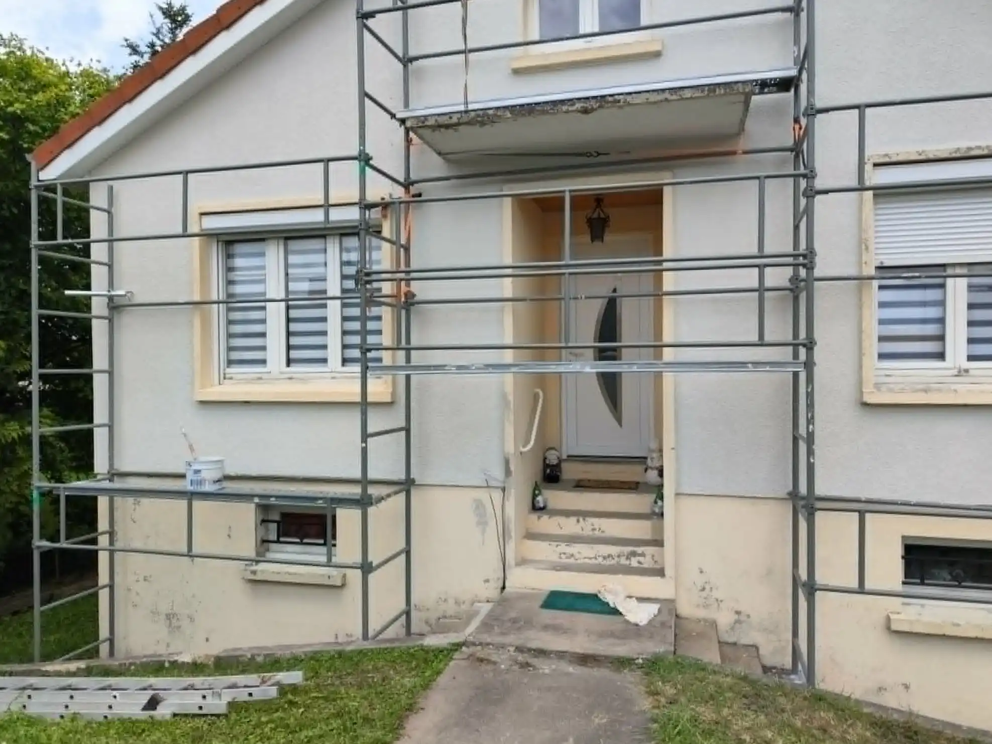 Façade de la maison avant remise en peinture