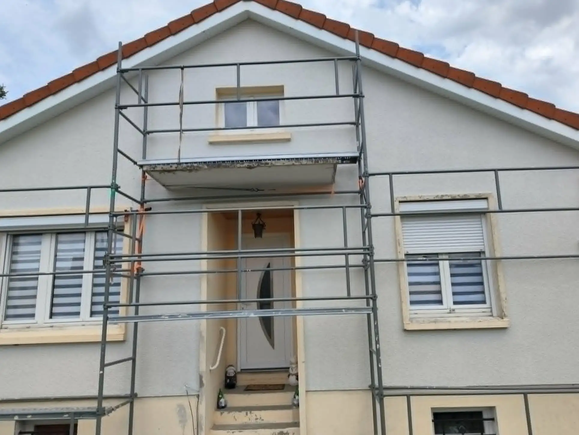 Extérieur de la maison avant rénovation